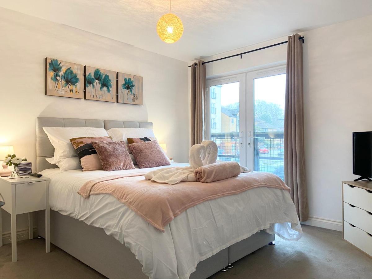 Best Price! Large Spacious 2 Bed Apartment - King Size Or Single Beds, Sofabeds, Smart Tvs, Free Parking Southampton Eksteriør billede