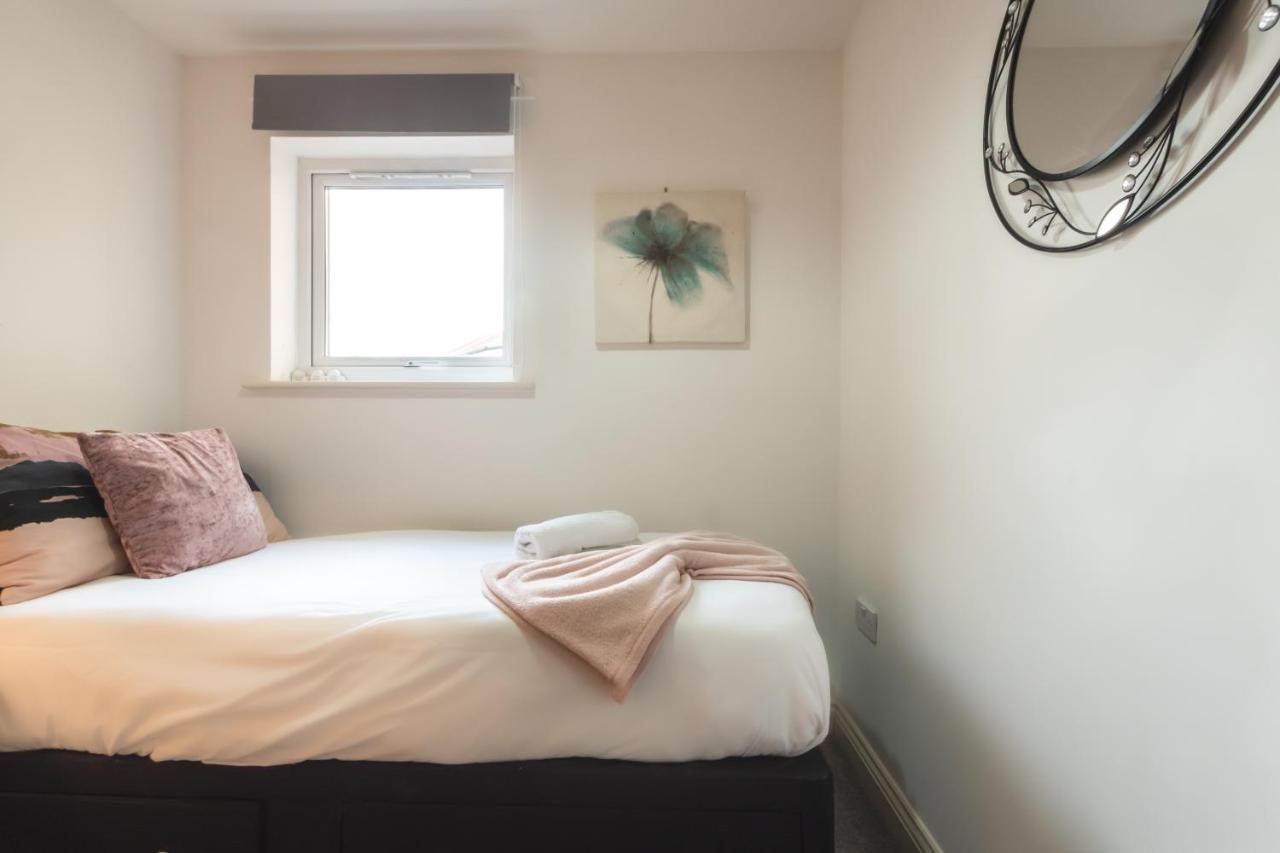 Best Price! Large Spacious 2 Bed Apartment - King Size Or Single Beds, Sofabeds, Smart Tvs, Free Parking Southampton Eksteriør billede