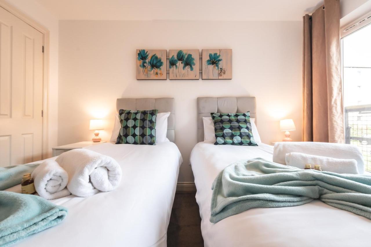 Best Price! Large Spacious 2 Bed Apartment - King Size Or Single Beds, Sofabeds, Smart Tvs, Free Parking Southampton Eksteriør billede