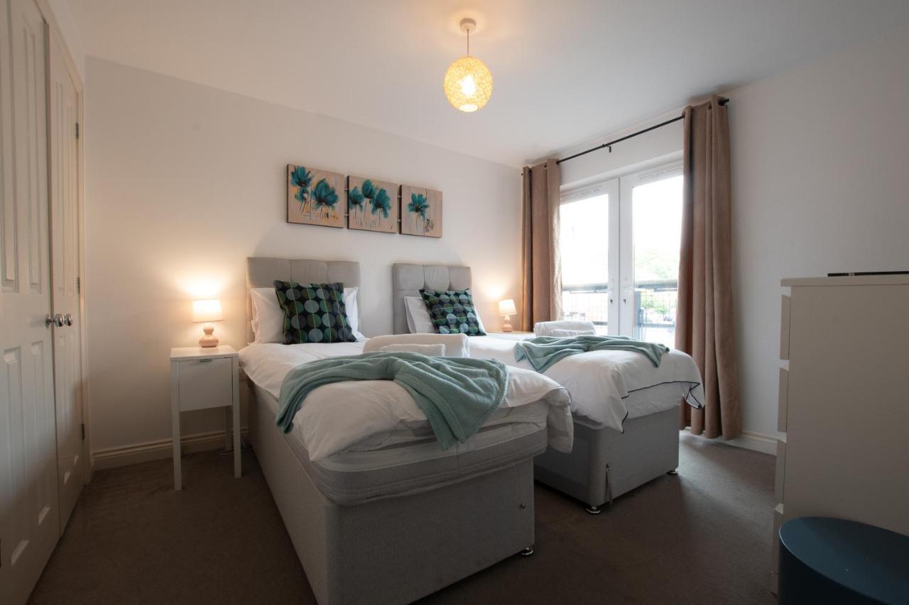 Best Price! Large Spacious 2 Bed Apartment - King Size Or Single Beds, Sofabeds, Smart Tvs, Free Parking Southampton Eksteriør billede