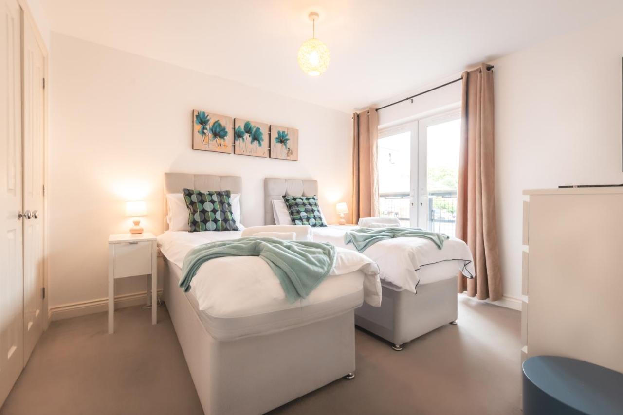 Best Price! Large Spacious 2 Bed Apartment - King Size Or Single Beds, Sofabeds, Smart Tvs, Free Parking Southampton Eksteriør billede